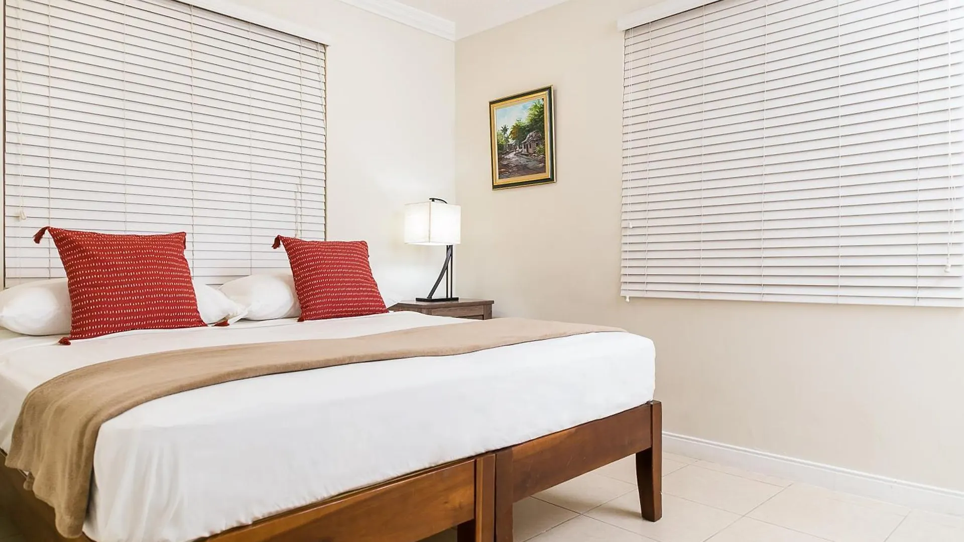 Botanic Bliss Living In Kingston Lejlighed